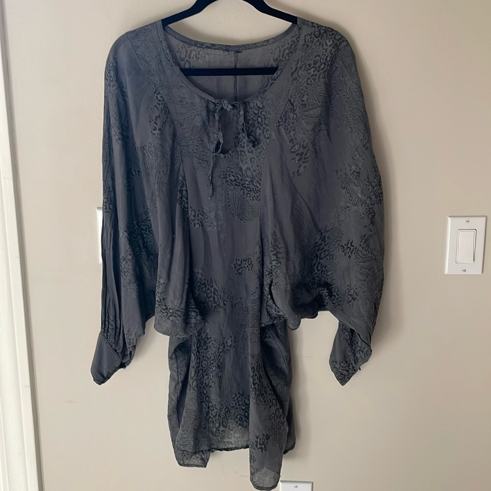 100% Silk Made In Italy Blouse Tunic Dolman Sleeve Dark Grey Animal Print M